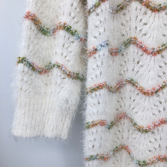 Relativity women’s Cream eyelash sweater Strip L - Picture 3 of 10